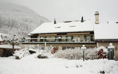 Handling Roofing Emergencies During Winter